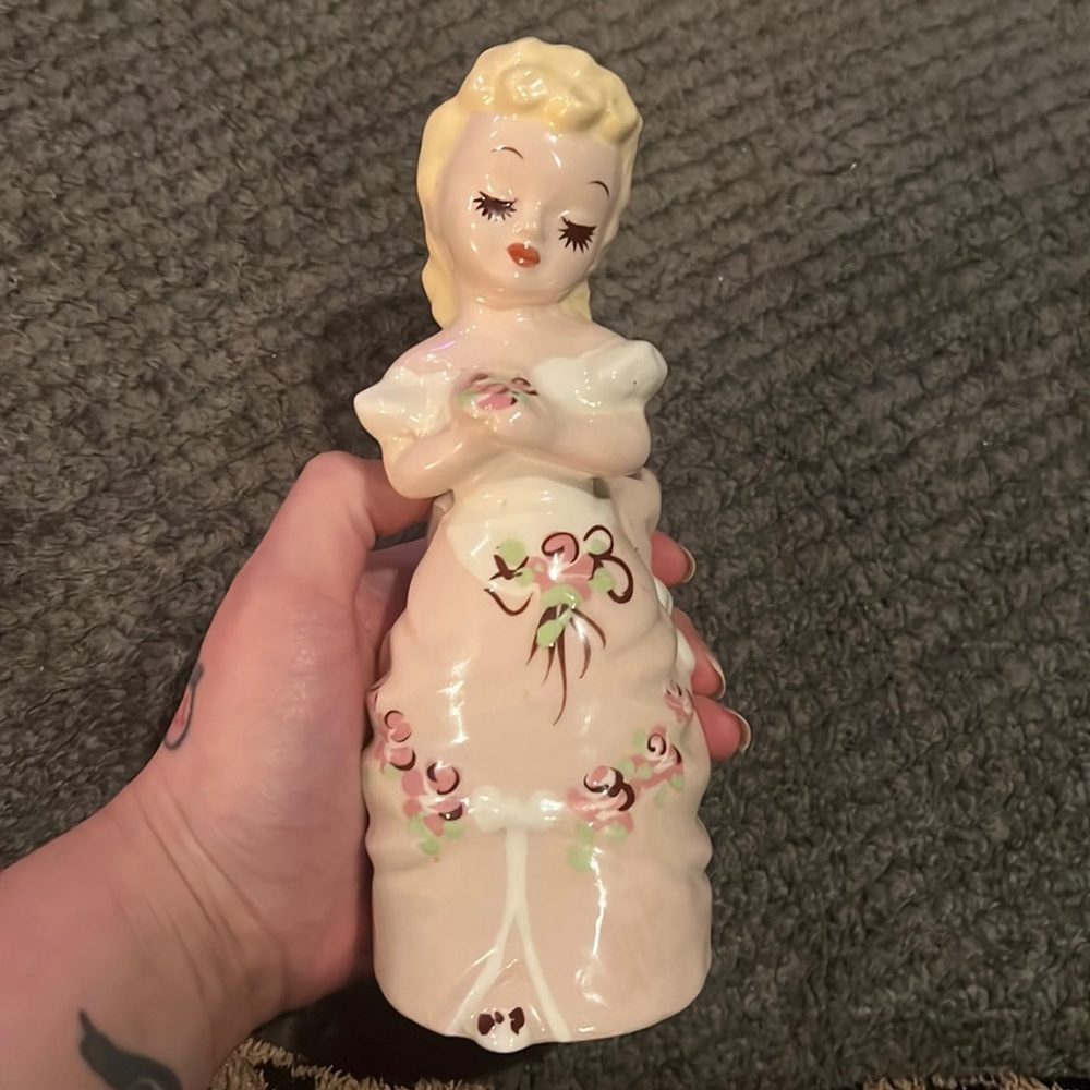 Little Deelee pottery planter